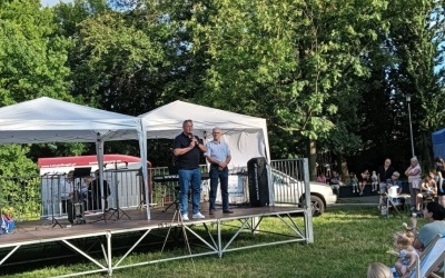 Zastępca Burmistrza Andrzej Mentel wita uczestników wydarzenia