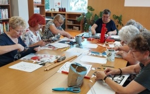 Gospodynie przystępują do pracy 