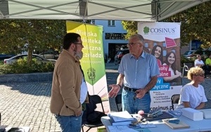 Dyrektor Biblioteki prezentuje ofertę