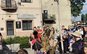 Za chwilę wszyscy wyruszą w korowodzie czarownic